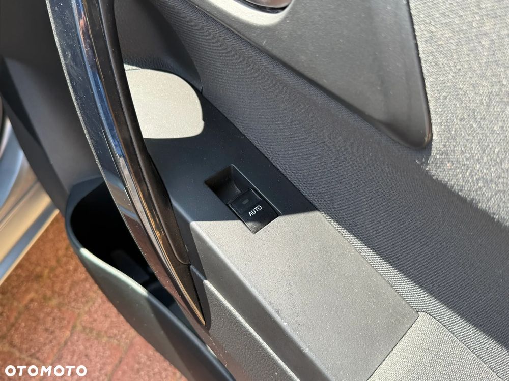 Toyota Auris - 29