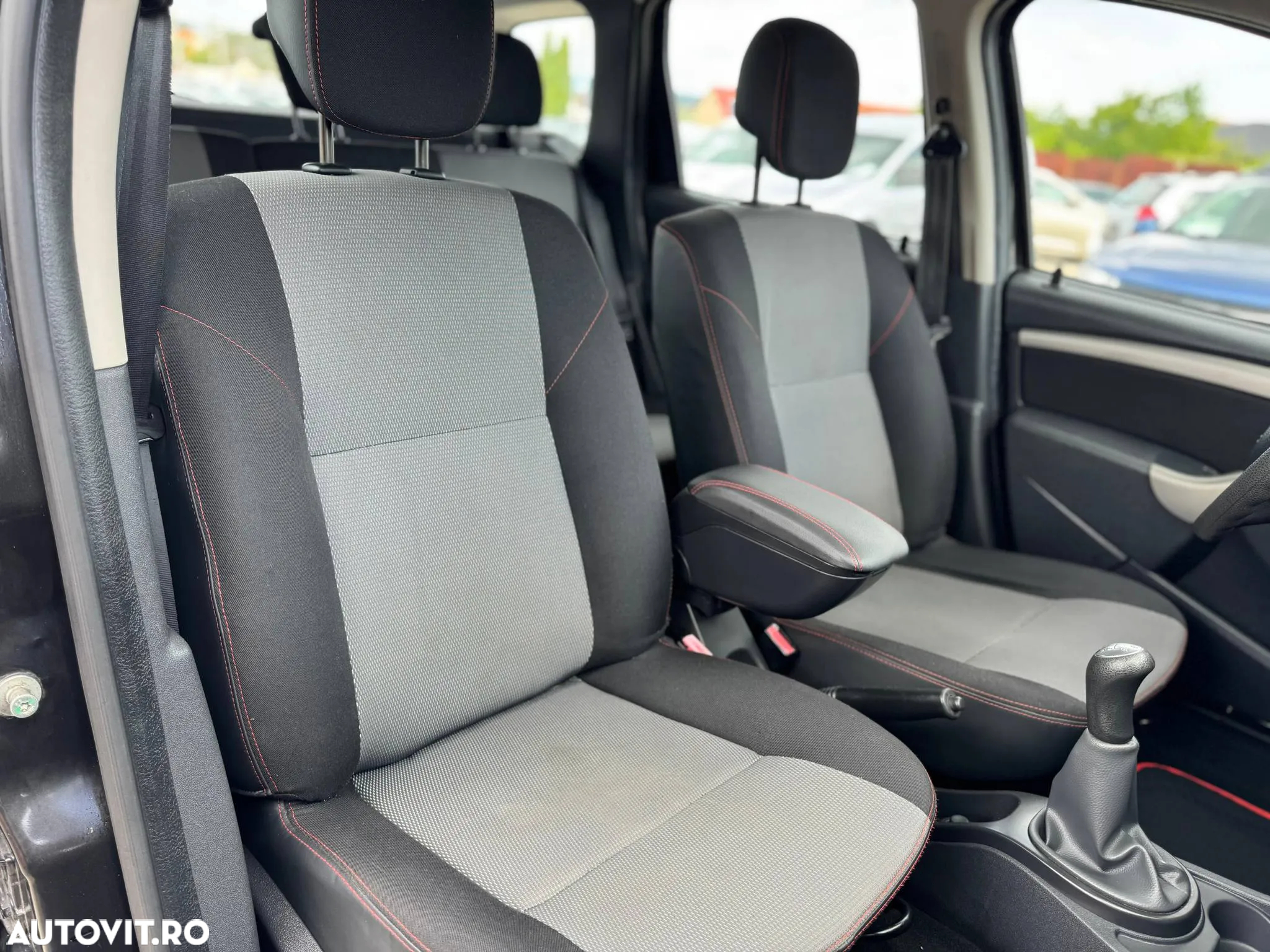 Dacia Duster 1.6 16V 4x2 Destination - 13