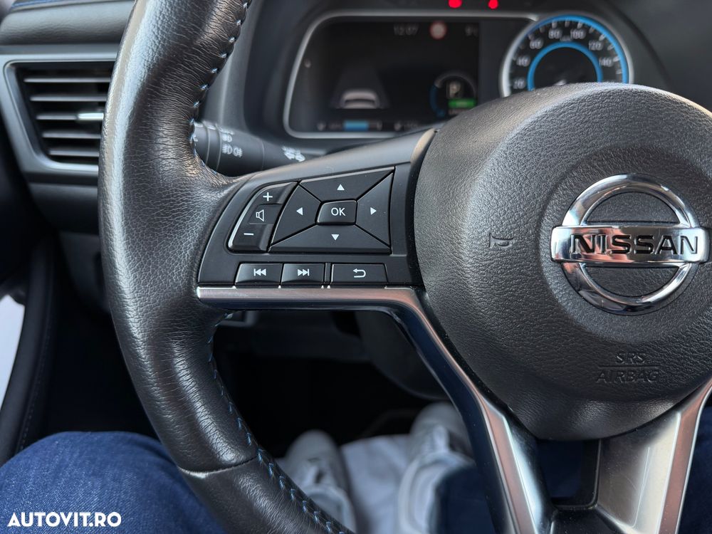 Nissan LEAF 40 kWh N-Connecta - 13