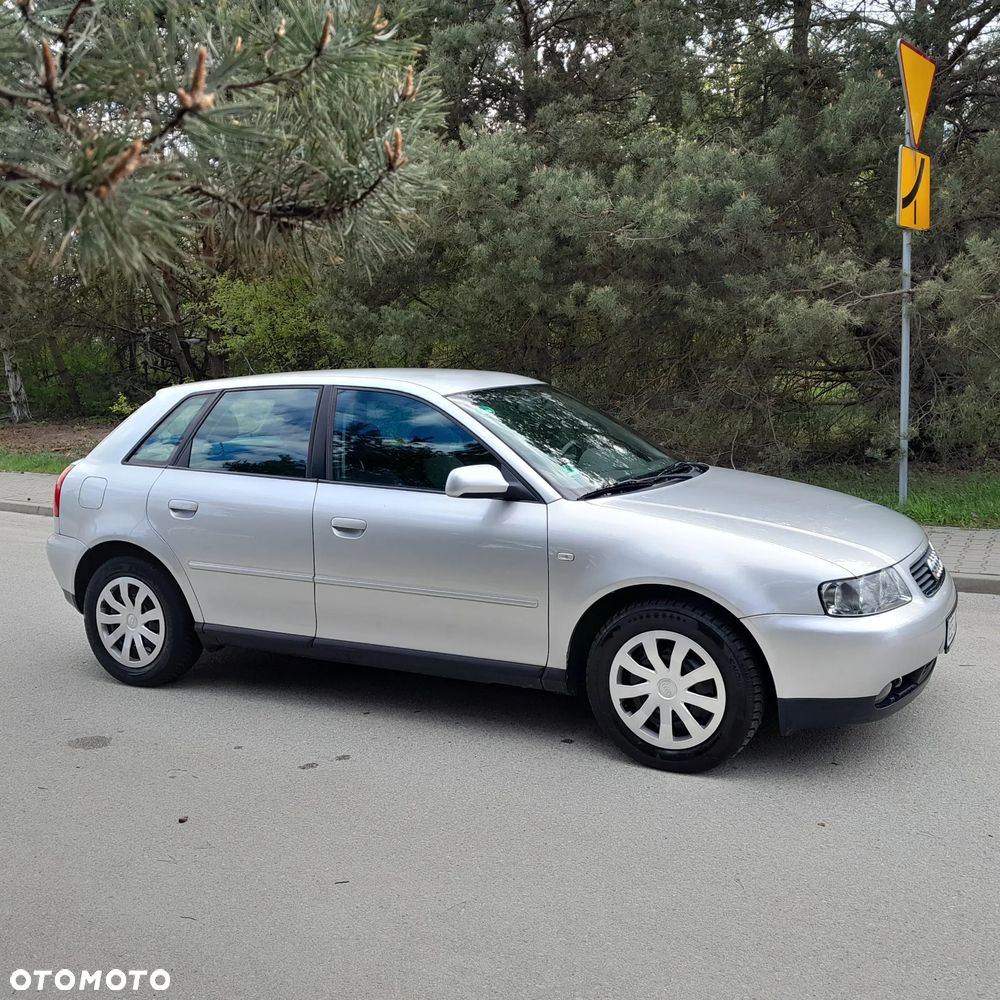 Audi A3 Sportback 1.6 Ambiente - 4
