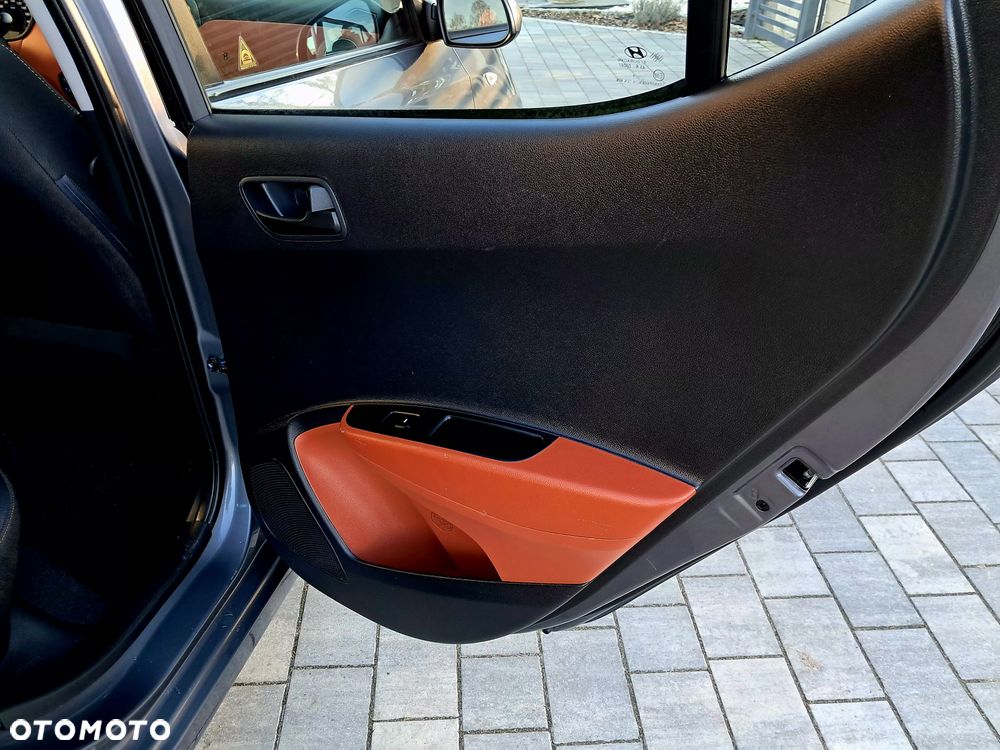 Hyundai i10 1.0 BlueDrive Comfort - 23