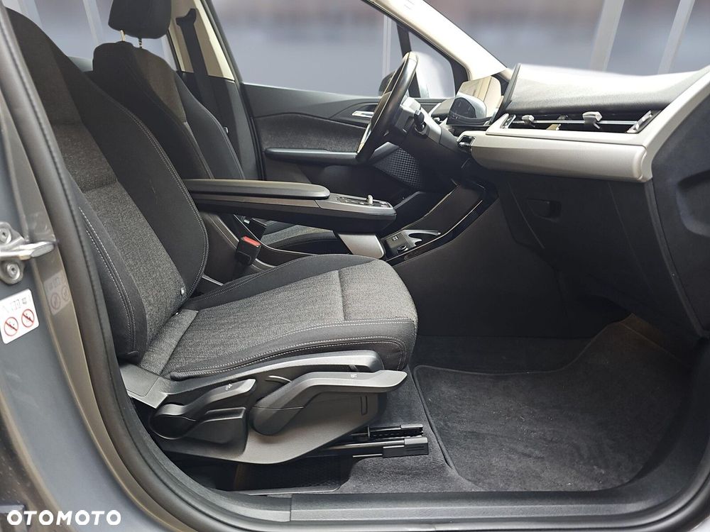 BMW Seria 2 218i - 11