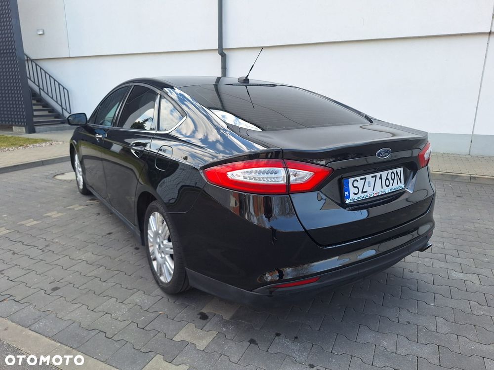 Ford Fusion - 8