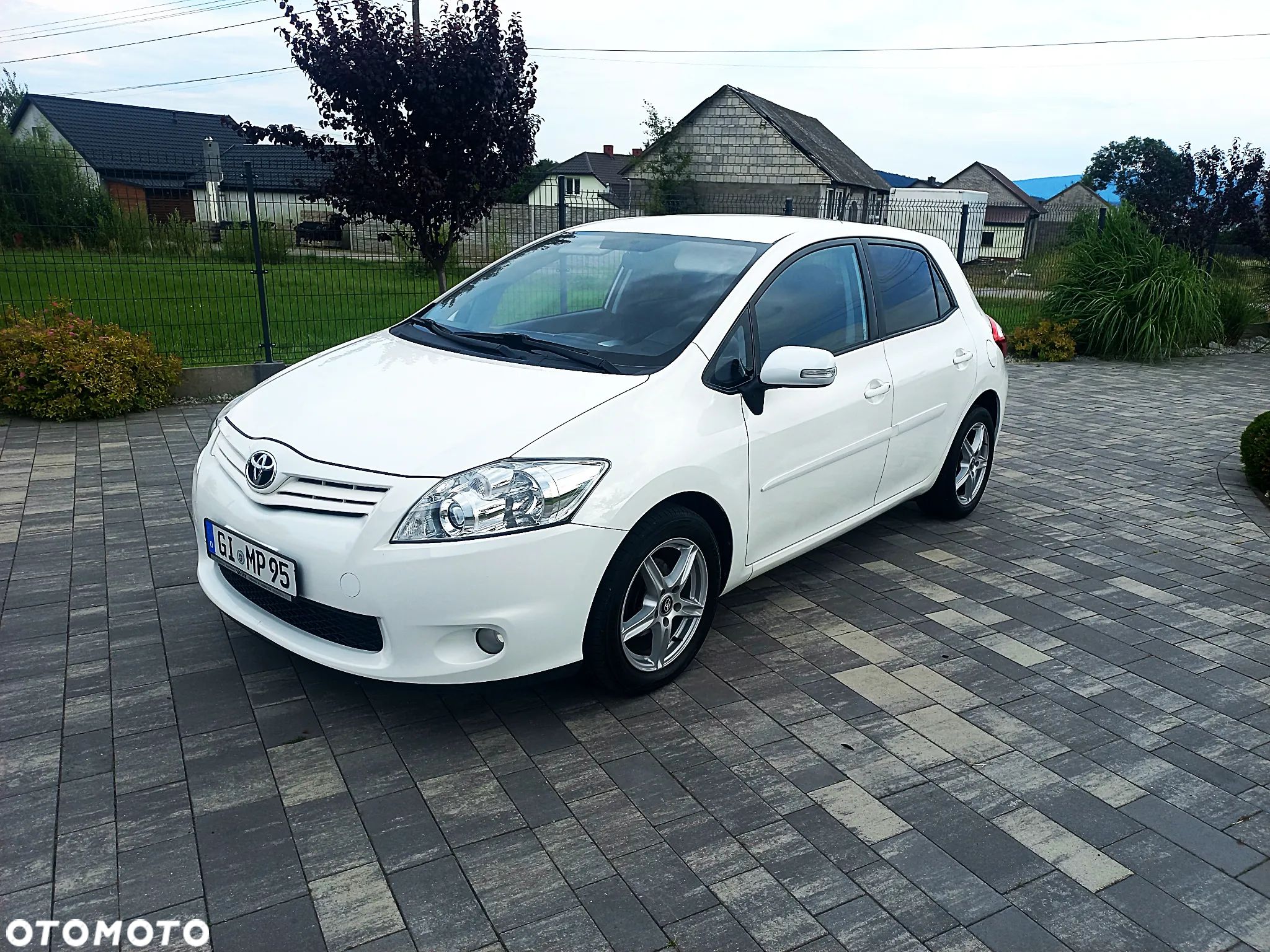 Toyota Auris 1.6 Sol - 1