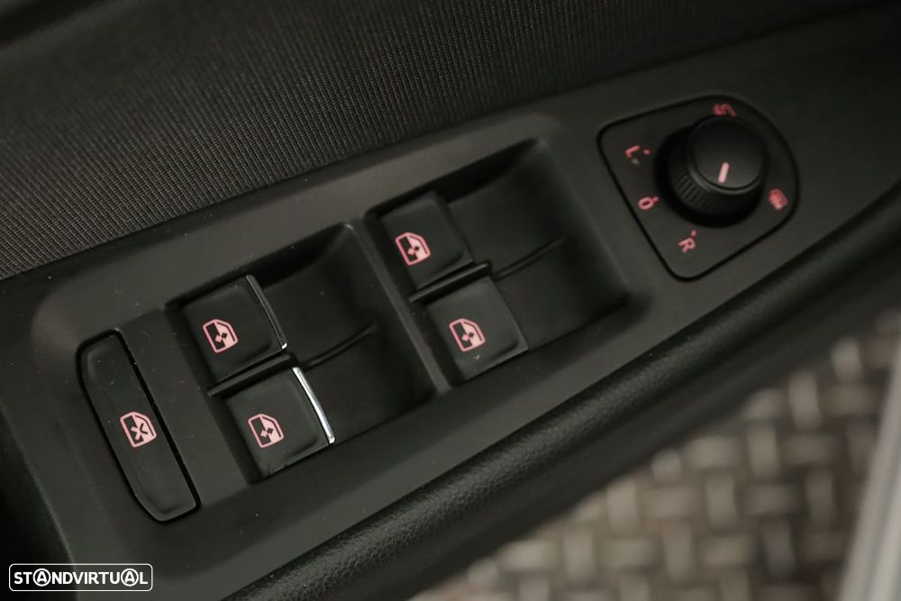 SEAT Leon 1.6 TDI FR S/S - 19