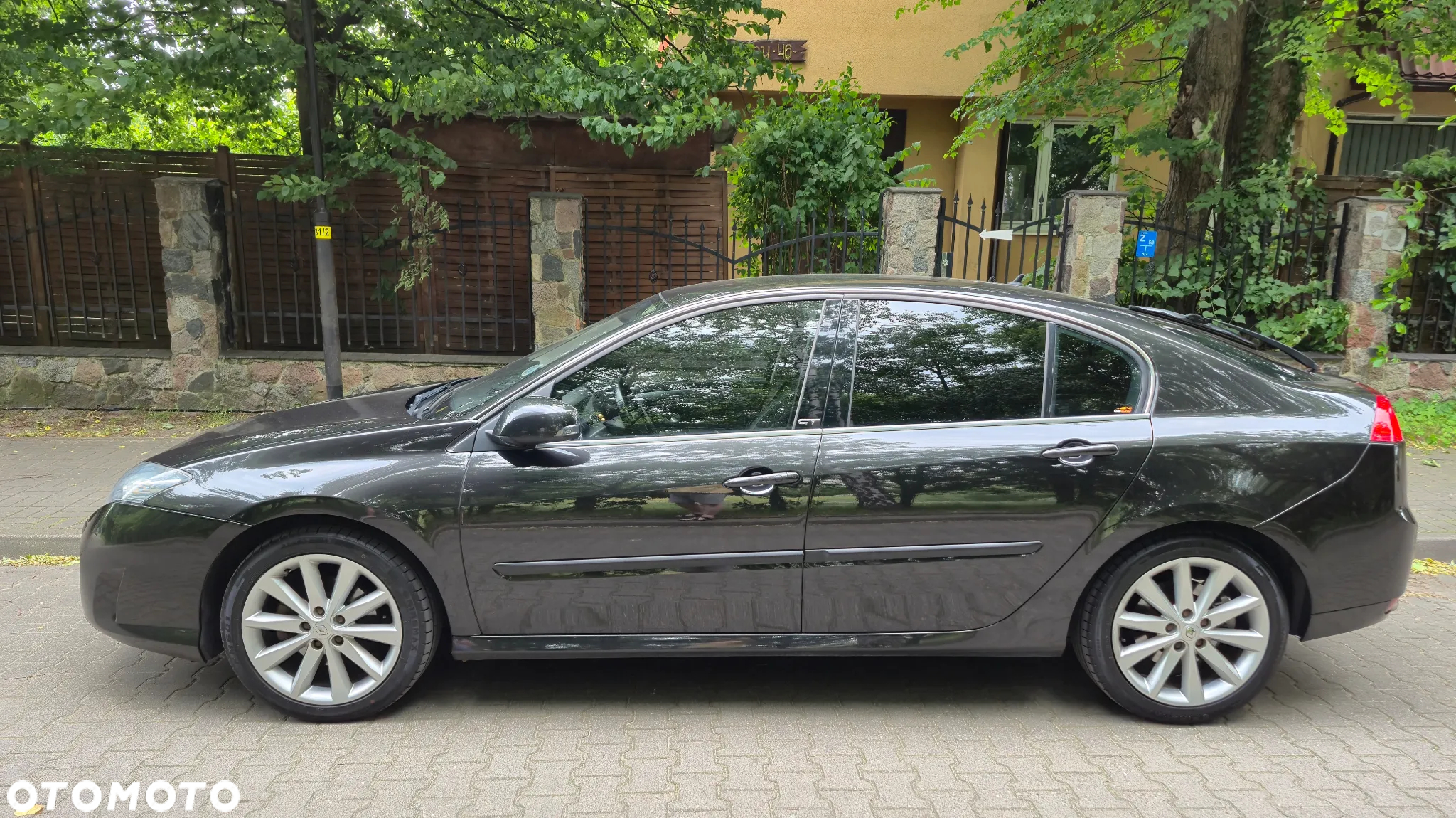 Renault Laguna dCi 150 FAP GT - 24