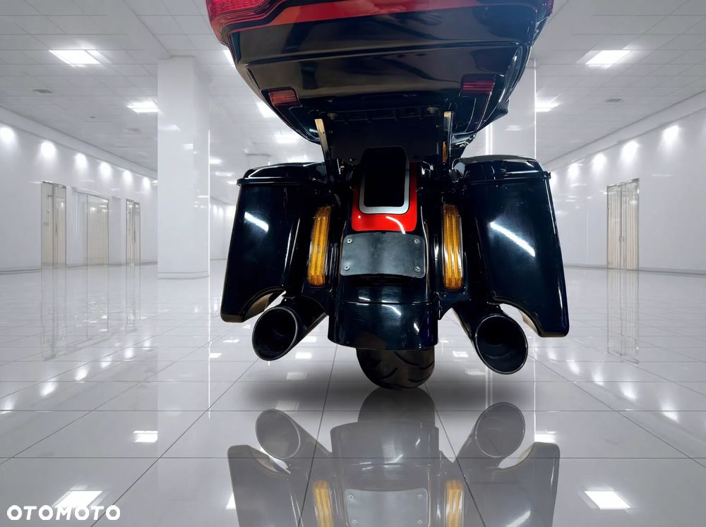 Harley-Davidson Touring Road Glide - 11