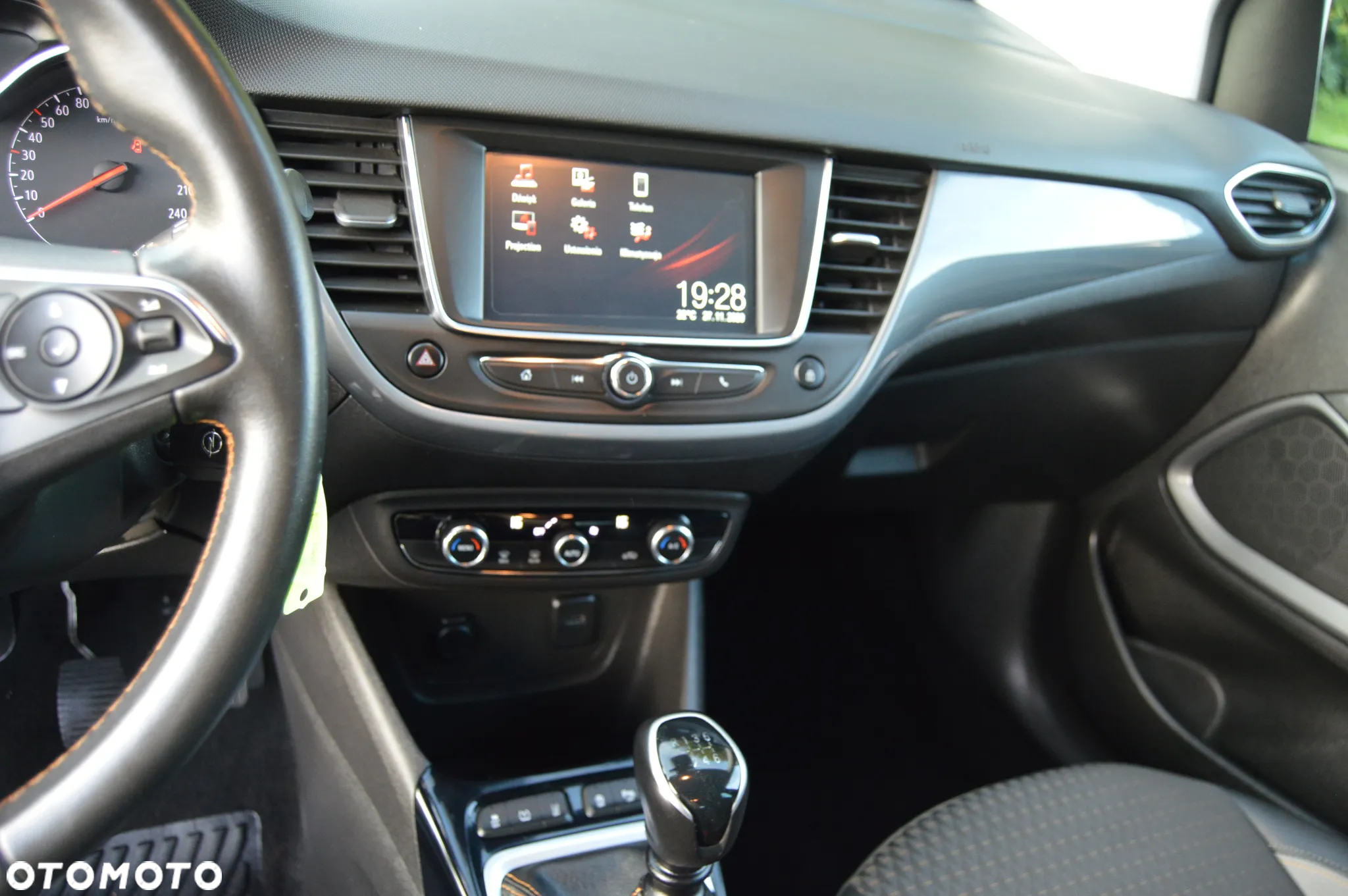 Opel Crossland X 1.2 T Design Line S&S - 23