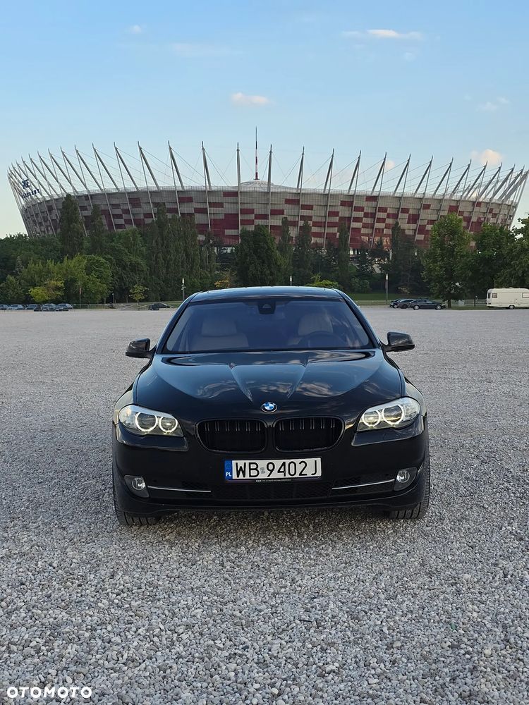 BMW Seria 5 525d xDrive Sport-Aut - 2