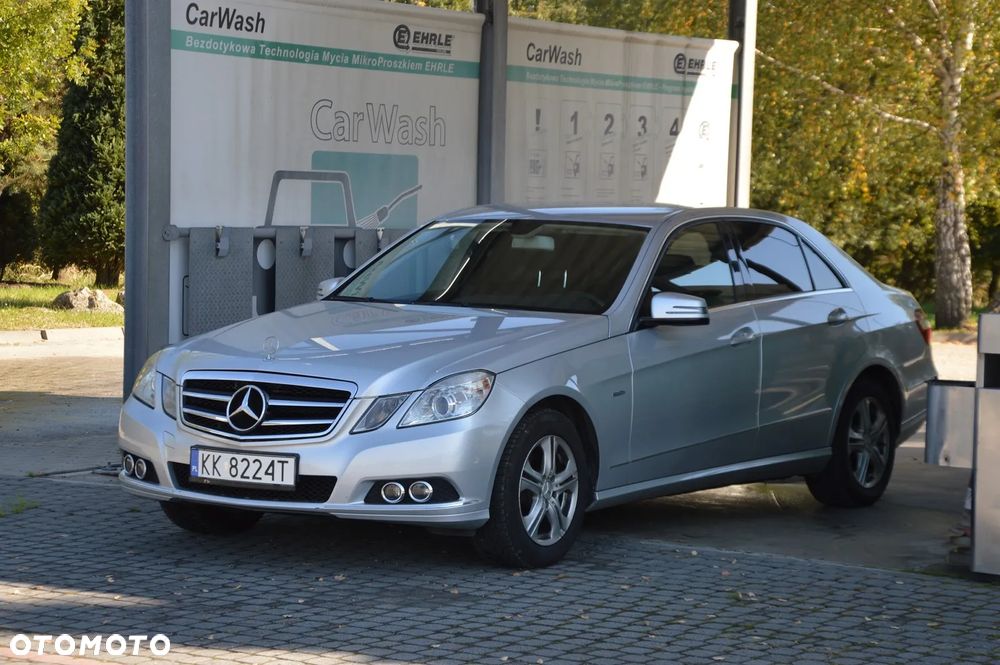 Mercedes-Benz Klasa E 200 CGI BlueEff Elegance - 1