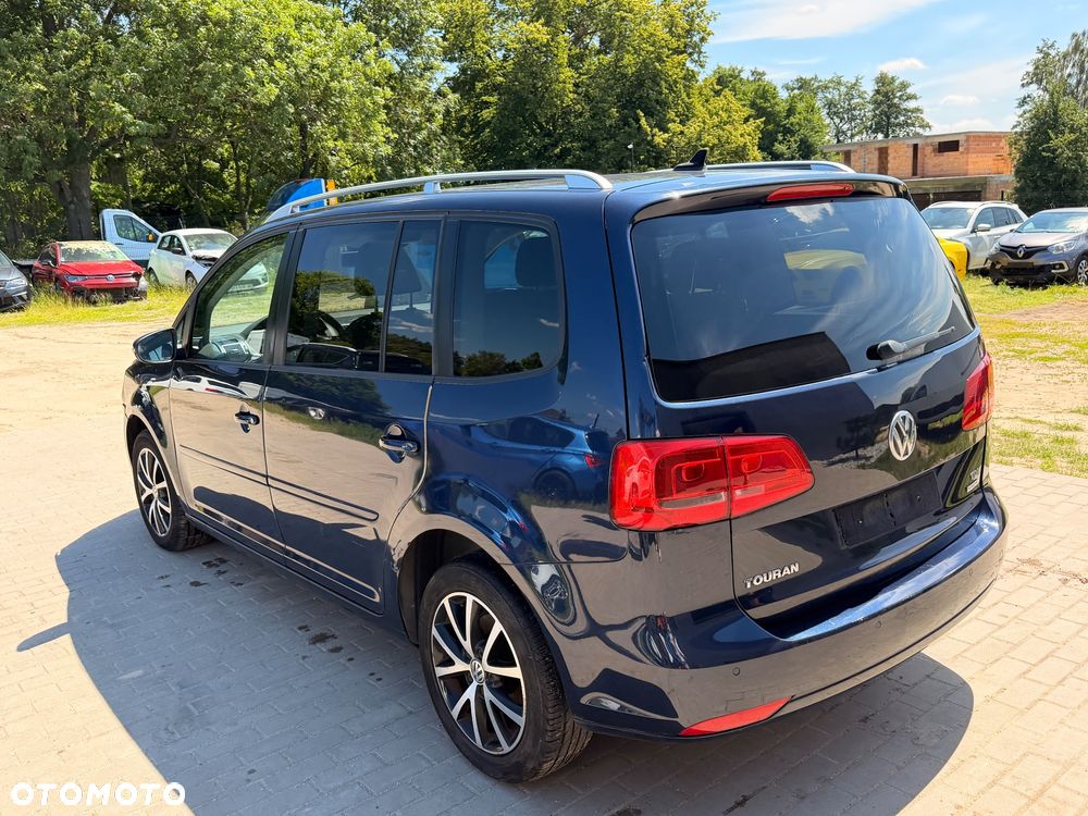 Volkswagen Touran 1.6 TDI DPF BlueMotion Technology DSG Highline - 11