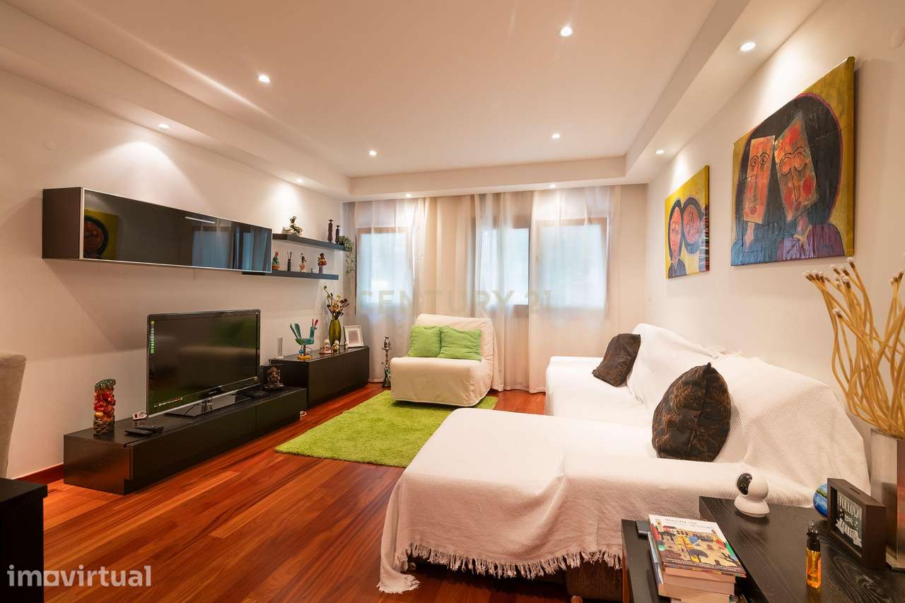 Apartamento T1 nas Colinas do Cruzeiro com Arrecadação e Parqueamento - Grande imagem: 3/30