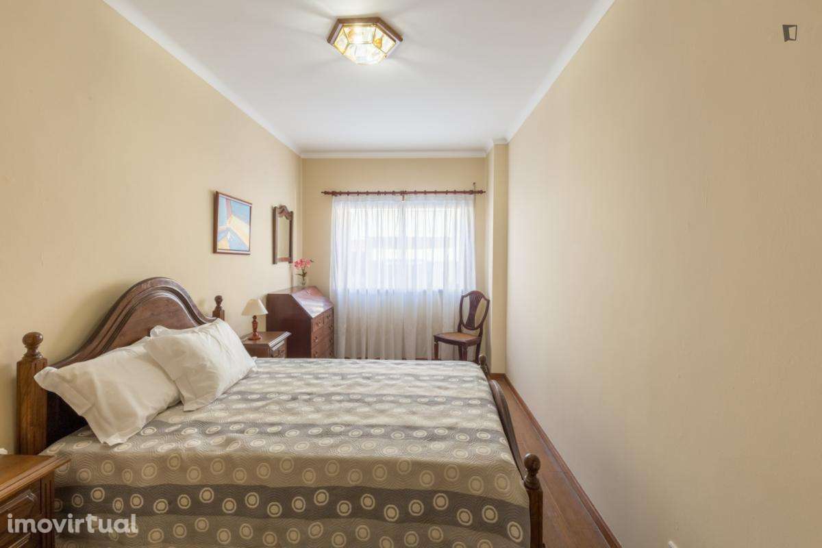 Quarto - localizado em Campanhã Porto - Grande imagem: 2/23