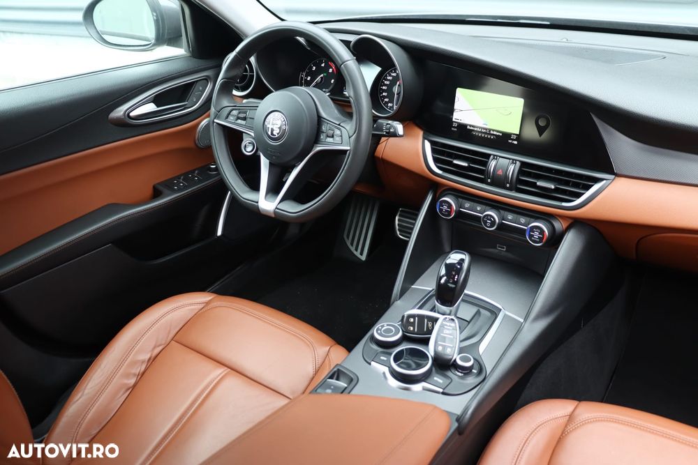 Alfa Romeo Giulia 2.2 Diesel AT8-Q4 Tributo Italiano - 10