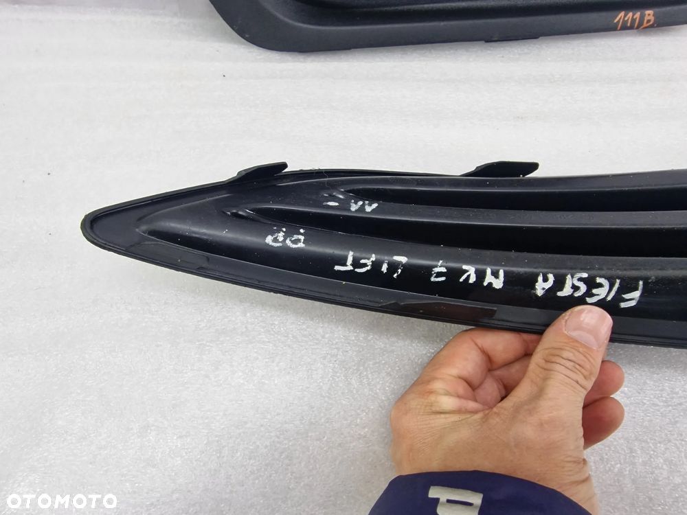 FORD FIESTA MK7 LIFT 12-17 PRAWA KRATKA BOCZNA ZDERZAKA PRZEDNIEGO PRZÓD , NR C1BB-15A222A , NR AUKCJI A/111 - 5