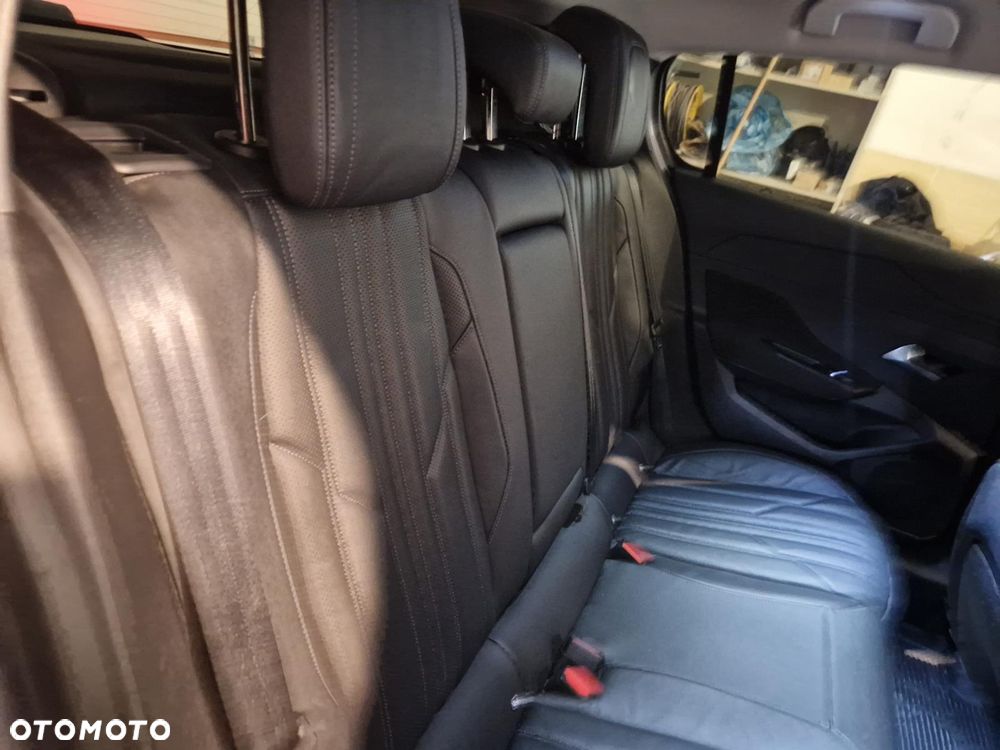 Peugeot 308 1.6 Hybrid PHEV Allure Pack EAT8 - 24