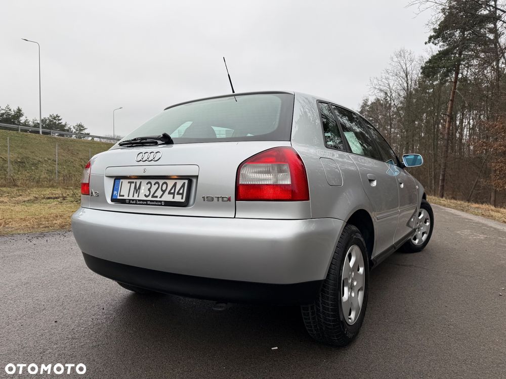 Audi A3 Sportback 1.9 TDI Attraction Tiptronic - 6