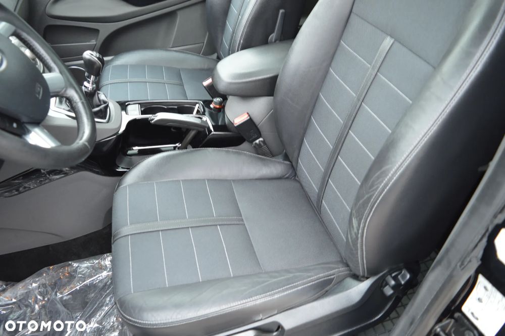 Ford Kuga 2.0 TDCi Titanium FWD - 23