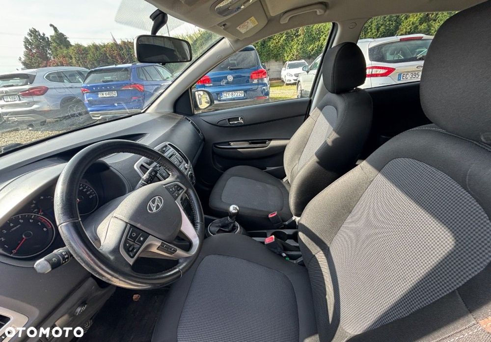 Hyundai i20 - 12
