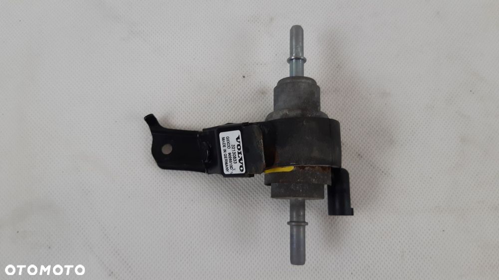 VOLVO V90 II POMPA WEBASTO 32130833 - 3