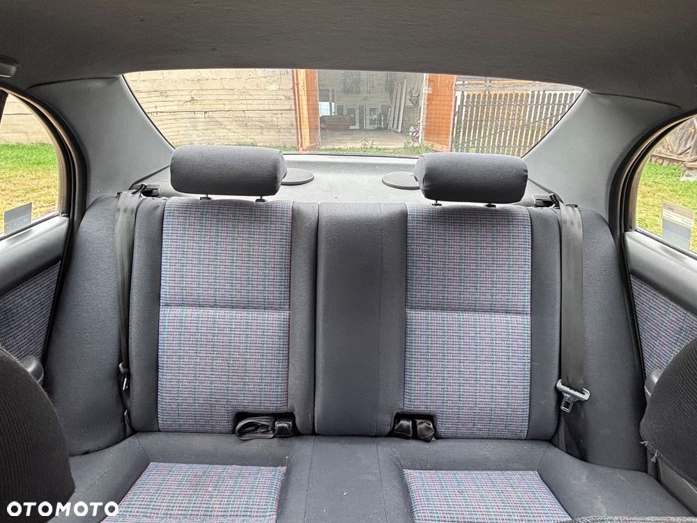 Toyota Carina 1.6 XLi - 7