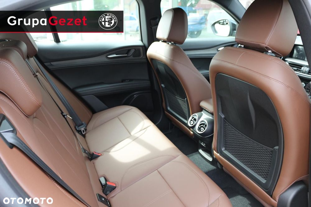 Alfa Romeo Stelvio - 7