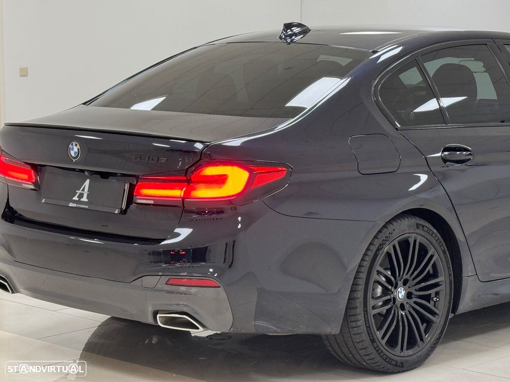 BMW 530 e Pack Desportivo M - 16