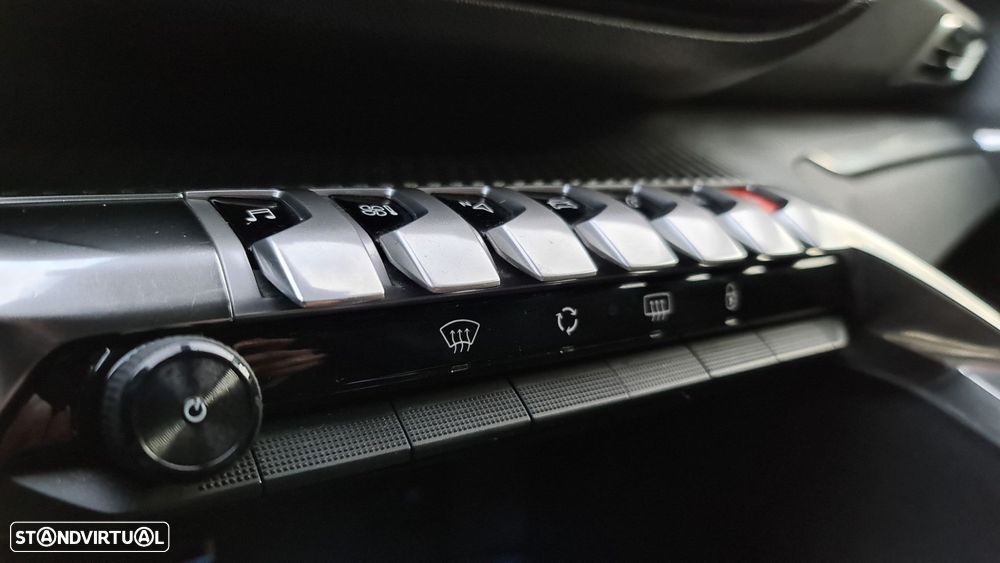 Peugeot 5008 1.5 BlueHDi Allure EAT8 - 48