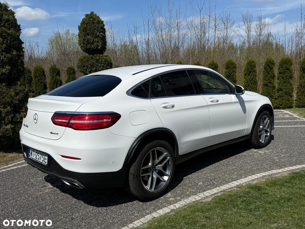 Mercedes-Benz GLC 250 4Matic 9G-TRONIC AMG Line - 9