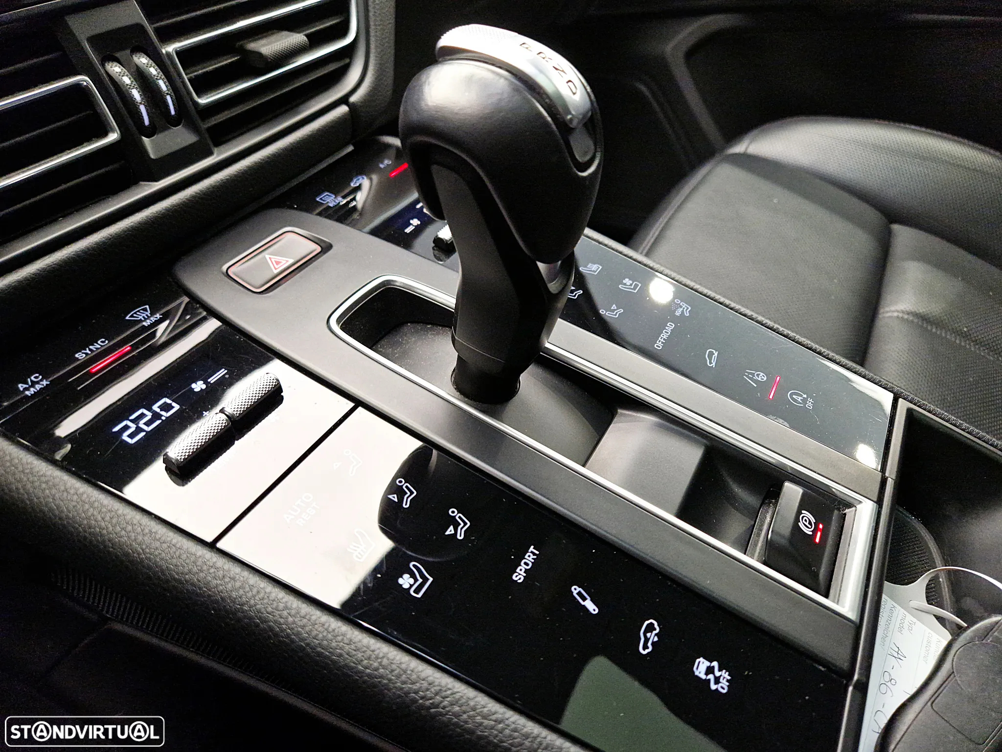 Porsche Macan Standard - 25