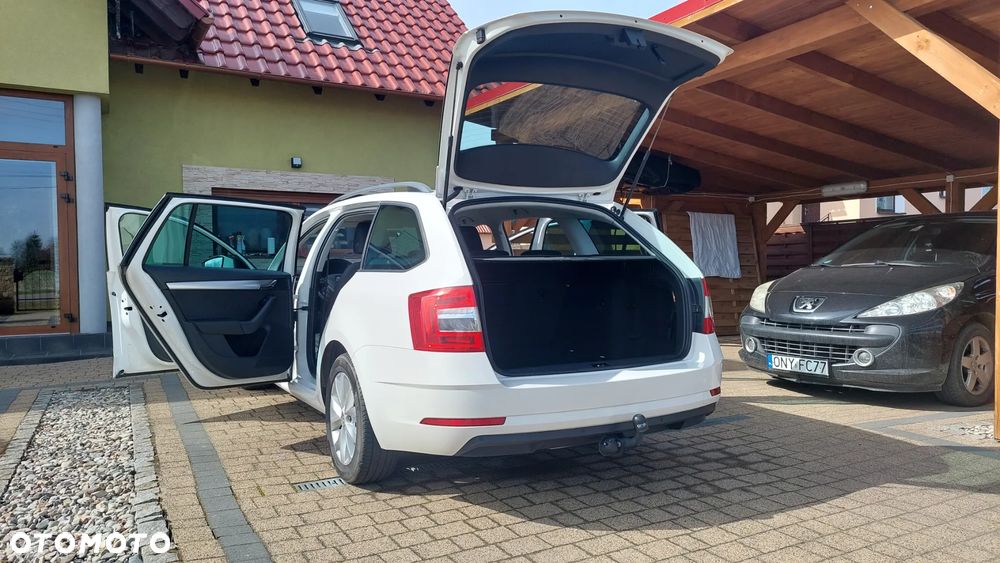 Skoda Octavia 1.6 TDI DSG Drive - 6