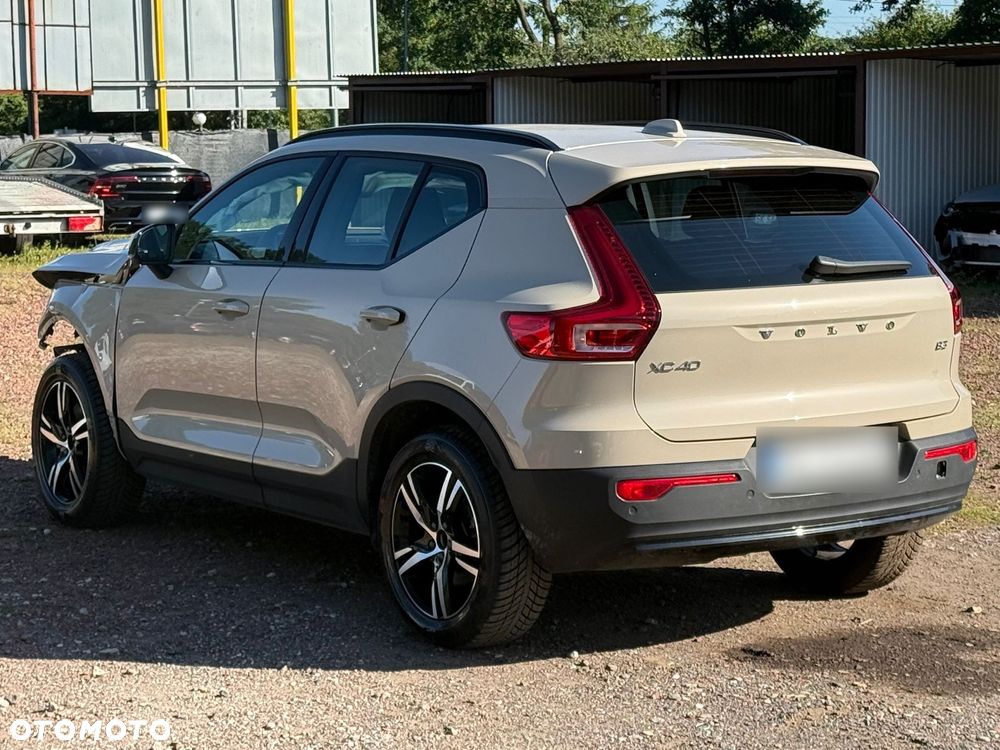 Volvo XC 40 B3 Plus Dark - 10