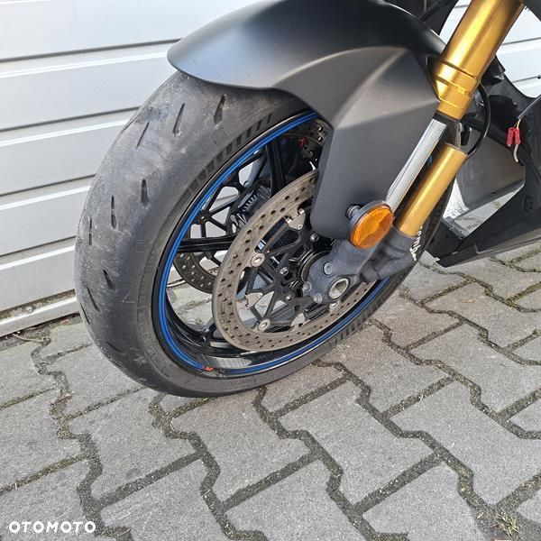 Suzuki GSX-R - 10