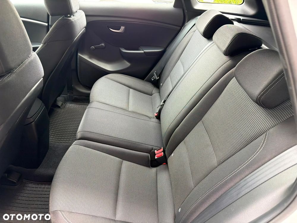 Hyundai i30 1.4 Classic + - 14