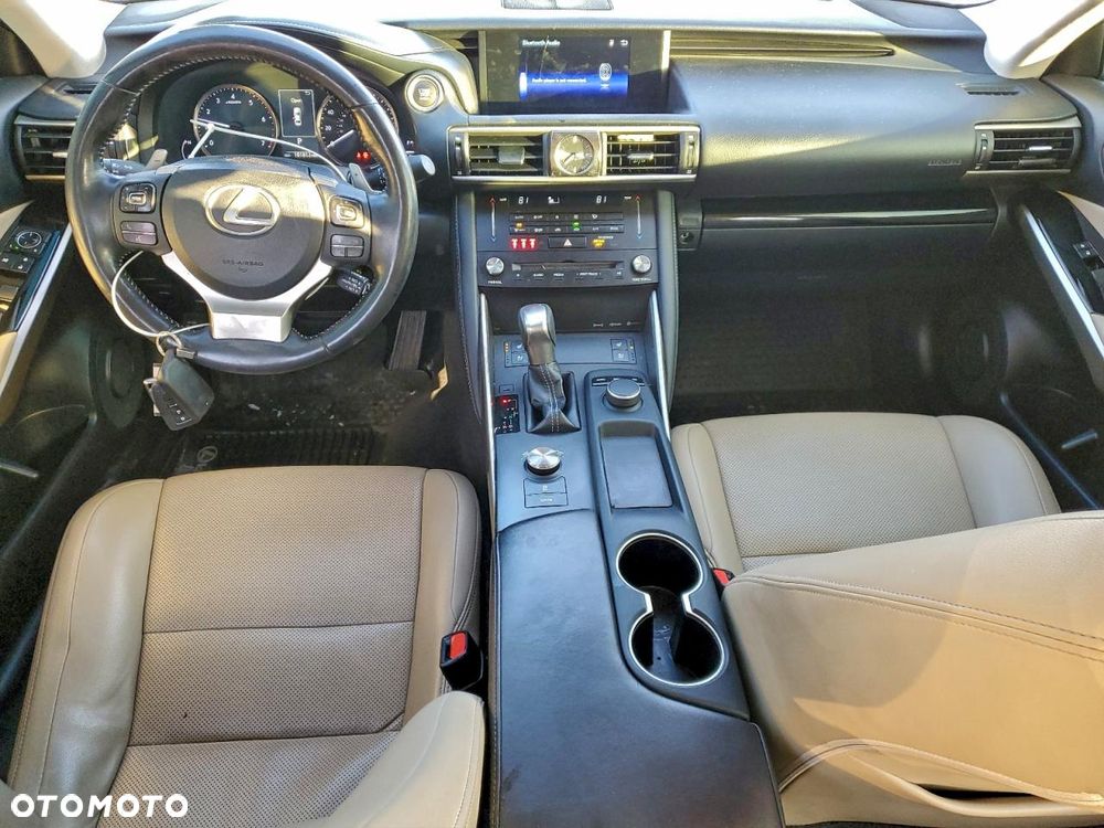 Lexus IS 200t / 300 Prestige - 24
