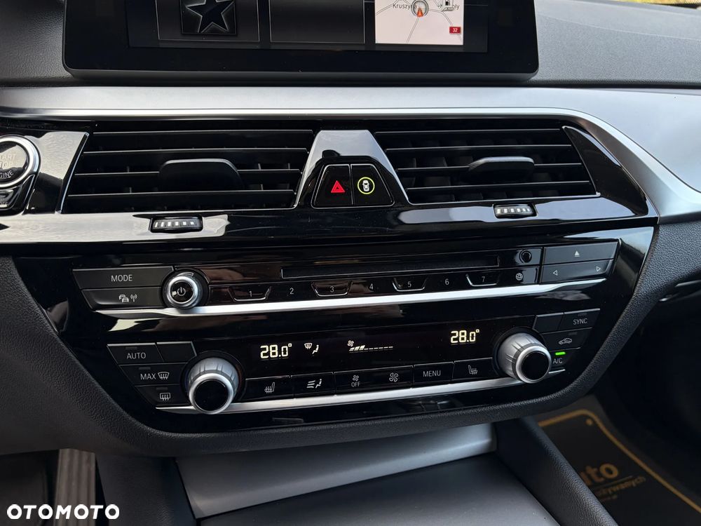 BMW Seria 5 520d - 30