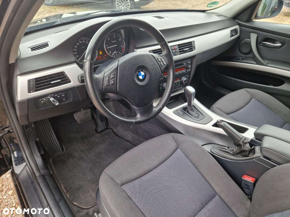 BMW Seria 3 318d Touring - 6