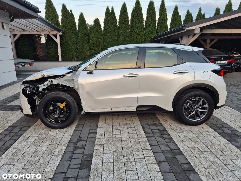 Lexus LBX - 16