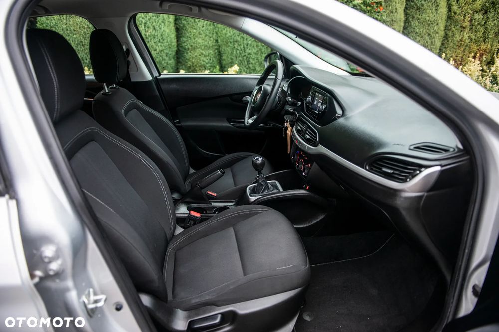Fiat Tipo 1.4 T-Jet 16v Easy - 37