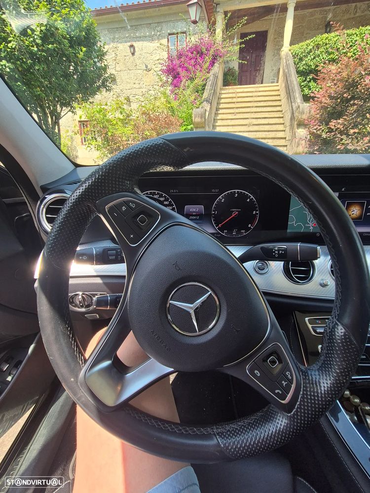 Mercedes-Benz E 220 d 4Matic 9G-TRONIC AMG Line - 3