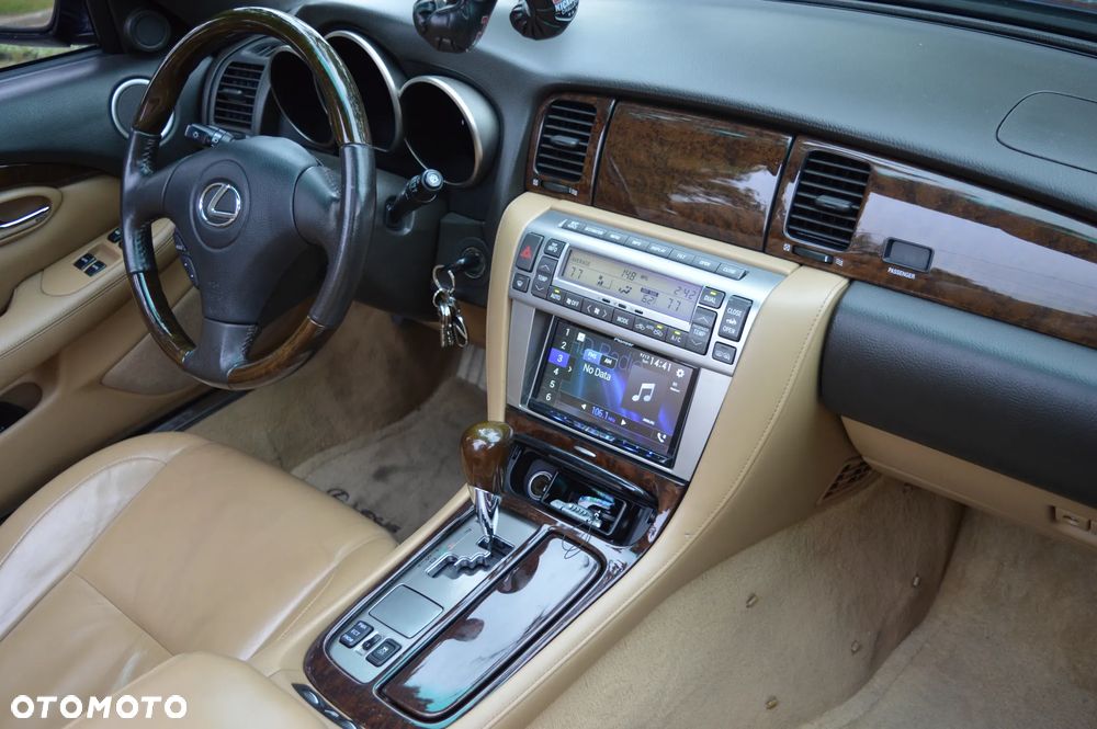Lexus SC Comfort - 16