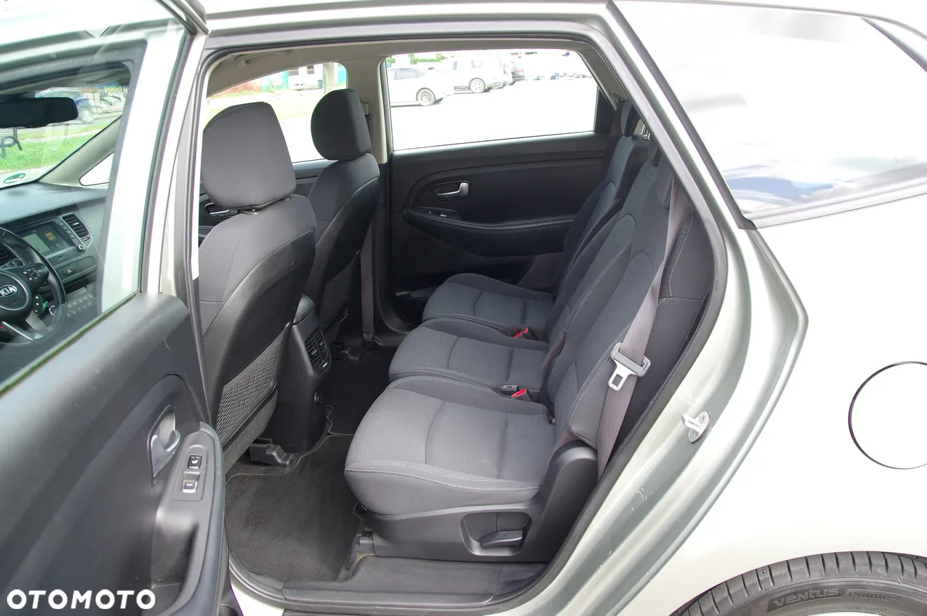 Kia Carens 1.7 CRDi XL 7os - 21