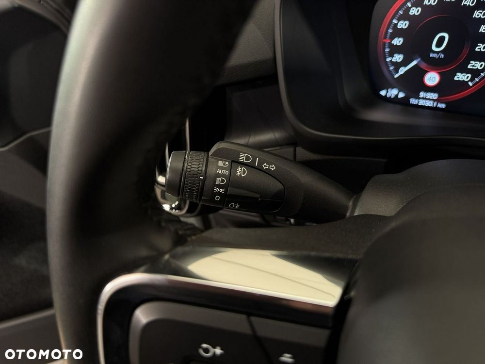 Volvo XC 40 - 23