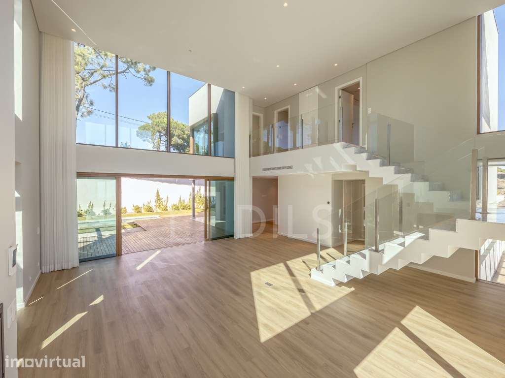 Moradia em condomínio fechado T4 com piscina e jardim, no Estoril, ... - Grande imagem: 5/28