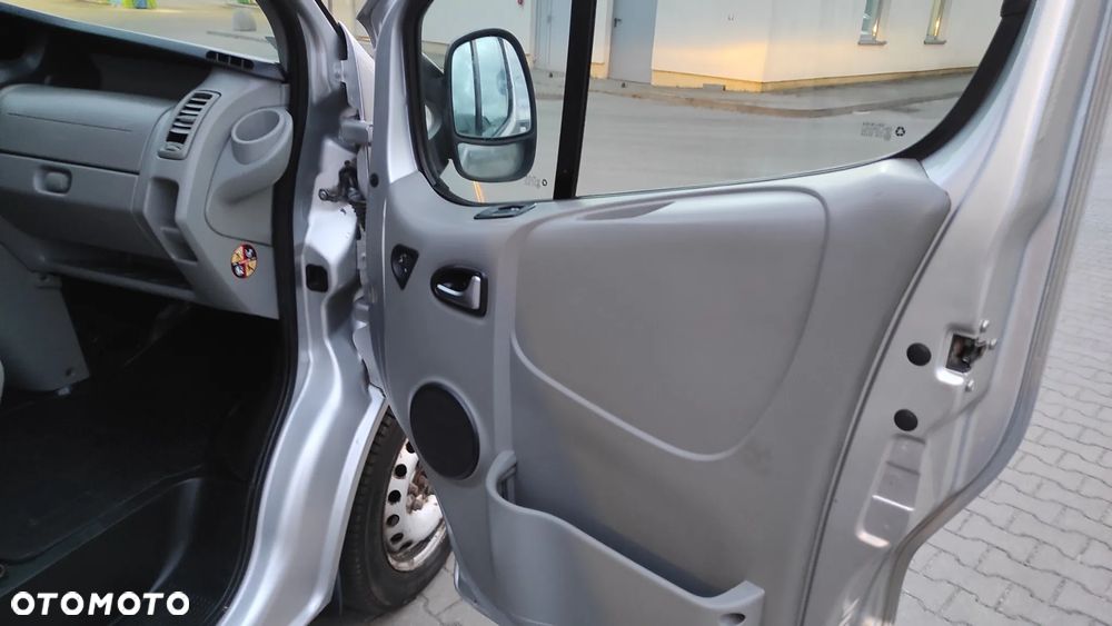 Opel Vivaro L2H1 2.9t - 16