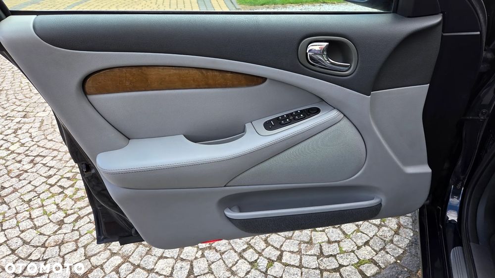Jaguar S-Type - 16