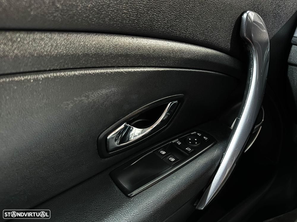 Renault Mégane Coupe 2.0 dCi Dyn. S - 45
