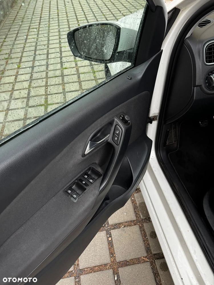 Volkswagen Polo - 12