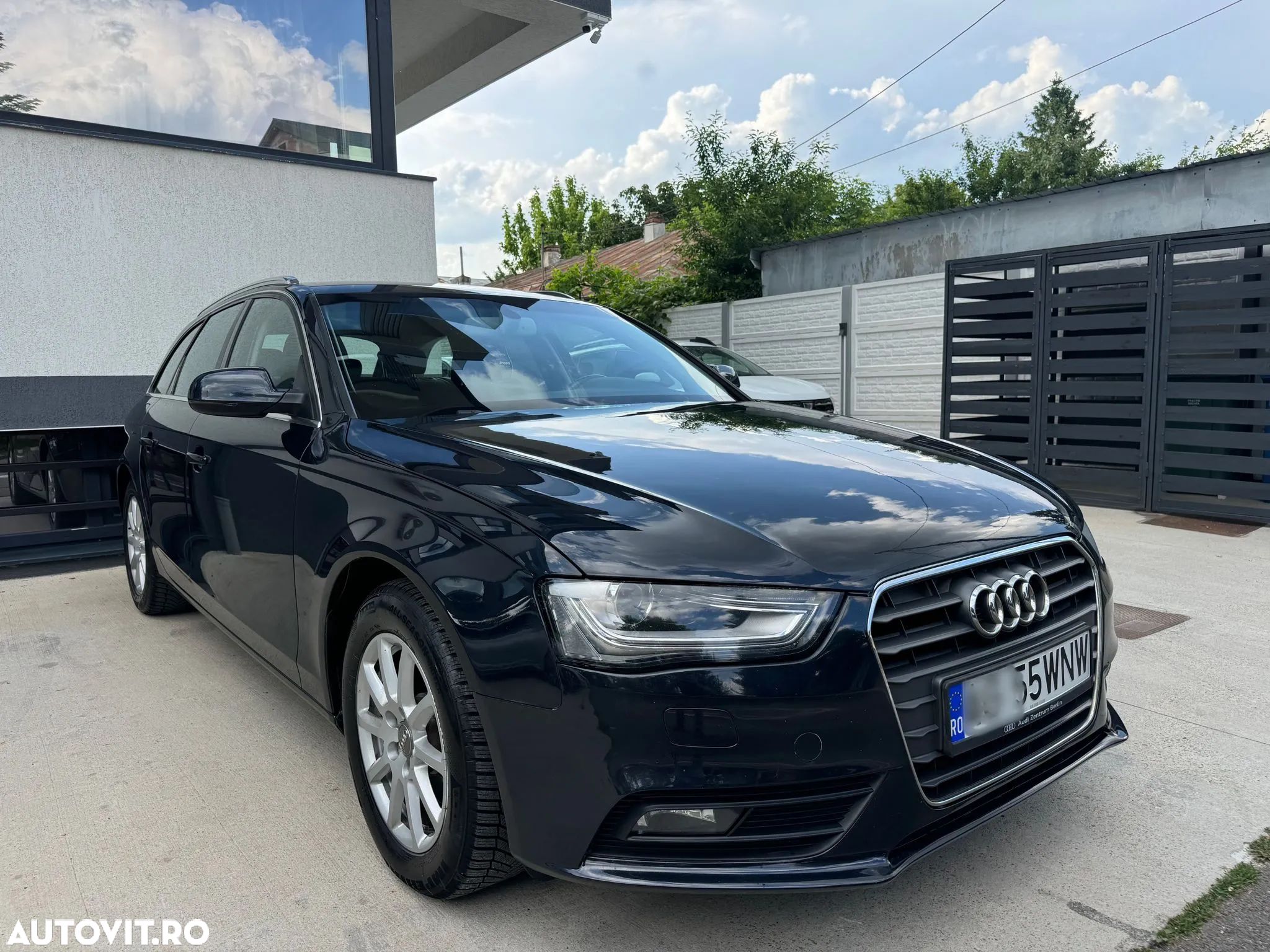 Audi A4 - 1