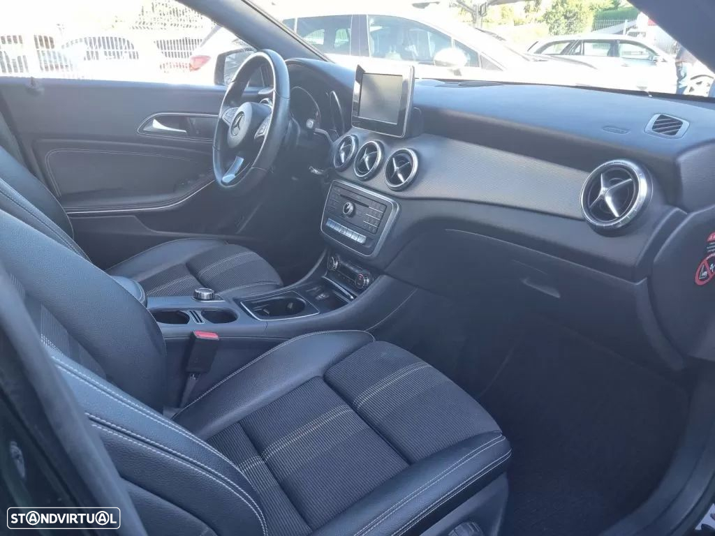 Mercedes-Benz CLA 220 d Aut. - 12